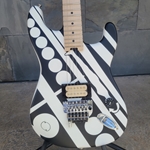 EVH® Striped Series Circles, Maple Fingerboard, White and Black with Gigbag