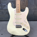 Used E Series Fender 1984-1987 Stratocaster Olympic White with Hard Case