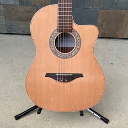 Manuel Rodriguez Caballero 11 Cutaway Electric with Fishman Presys