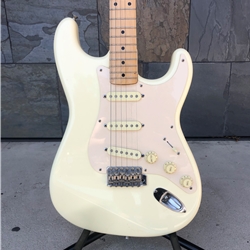 Used E Series Fender 1984-1987 Stratocaster Olympic White with Hard Case