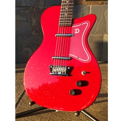 Danelectro 56 Baritone Red Metal Flake